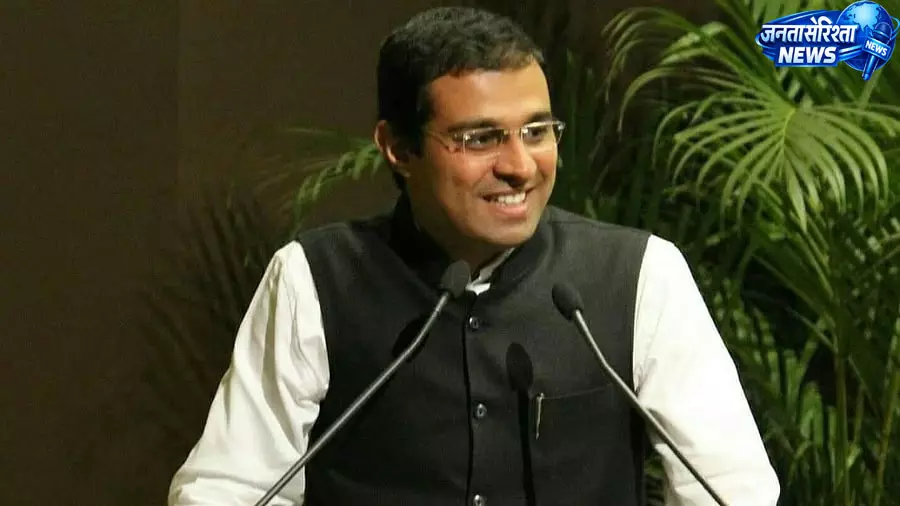 VC के बयान पर विवाद, मंत्री ने दी राजनीतिक दूरी की सलाह VC के बयान पर विवाद, मंत्री ने दी राजनीतिक दूरी की सलाह