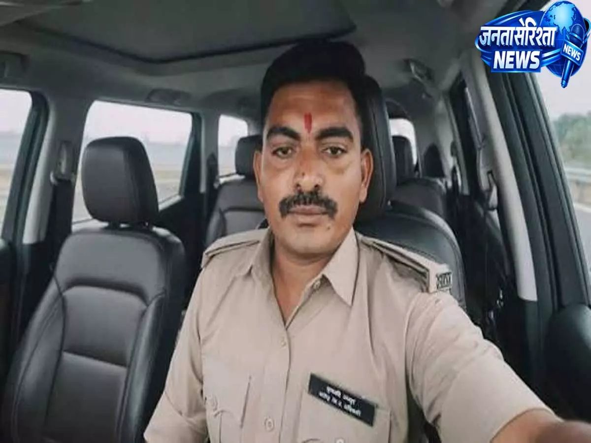 गुजरात पुलिस कांस्टेबल ने छोड़ी नौकरी RSS और BJP के लिए काम करने का ऐलान गुजरात पुलिस कांस्टेबल ने छोड़ी नौकरी RSS और BJP के लिए काम करने का ऐलान