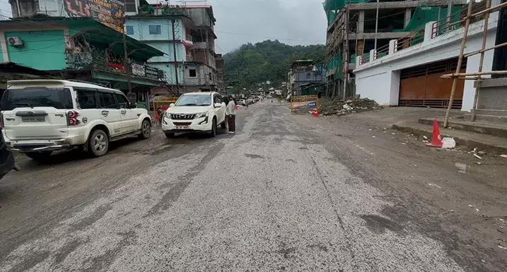 अरुणाचल के अपर सुबनसिरी में बंद से बाजार और यातायात प्रभावित अरुणाचल के अपर सुबनसिरी में बंद से बाजार और यातायात प्रभावित