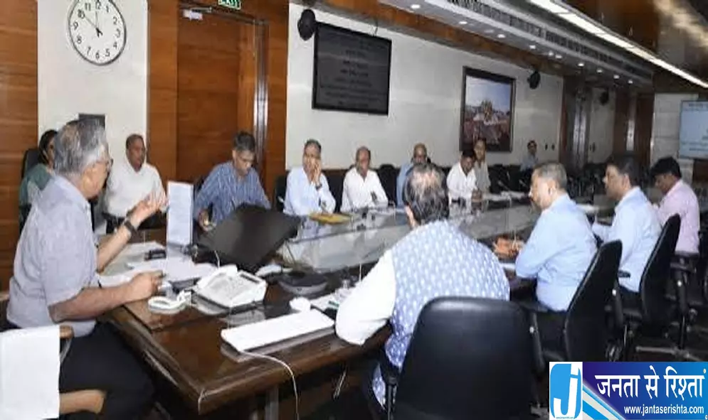 UP में रोजगार बढ़ाने की तैयारी तेज मुख्य सचिव ने की समीक्षा बैठक UP में रोजगार बढ़ाने की तैयारी तेज मुख्य सचिव ने की समीक्षा बैठक