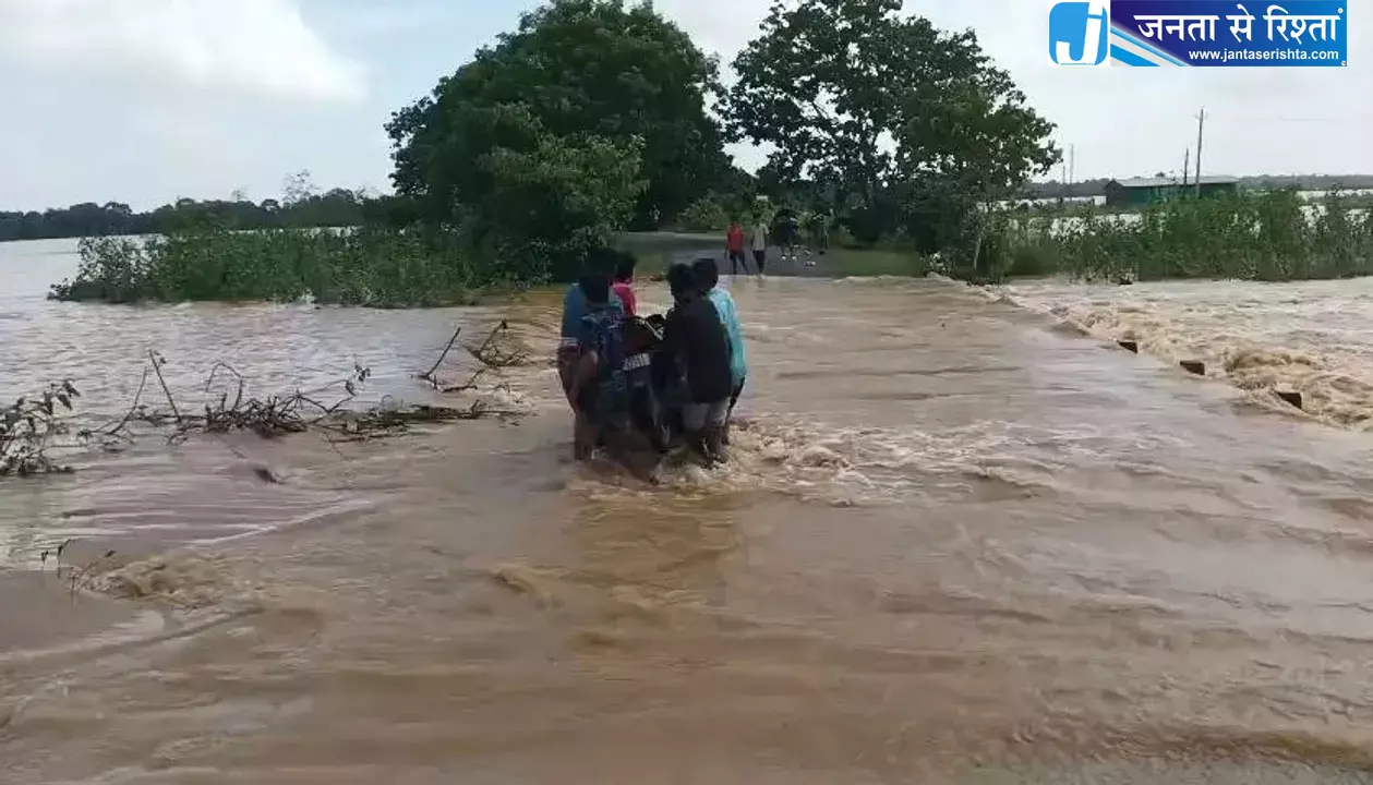 ओडिशा सरकार का बड़ा ऐलान, बाढ़ प्रभावितों के लिए 1000 करोड़ का राहत पैकेज ओडिशा सरकार का बड़ा ऐलान, बाढ़ प्रभावितों के लिए 1000 करोड़ का राहत पैकेज