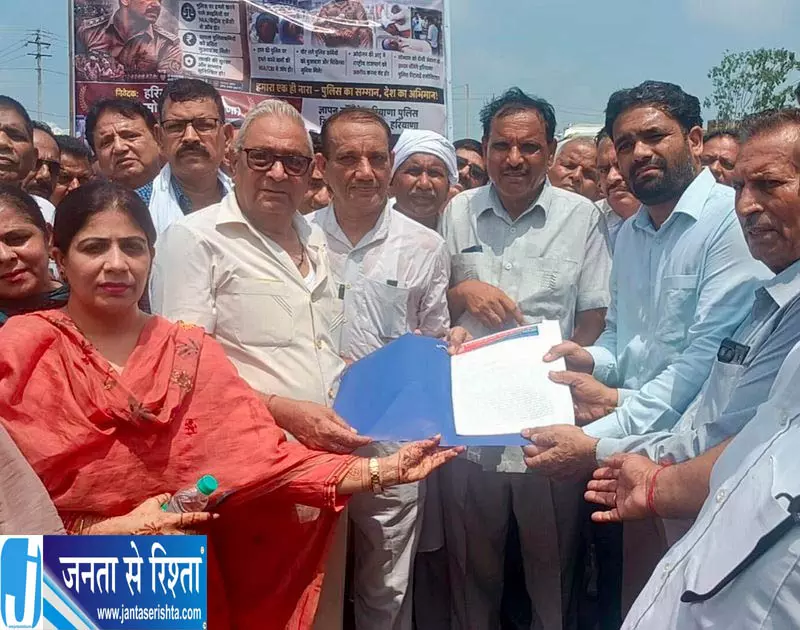 Ambala विवाद पर सिख नेताओं ने CM से की मुलाकात Ambala विवाद पर सिख नेताओं ने CM से की मुलाकात