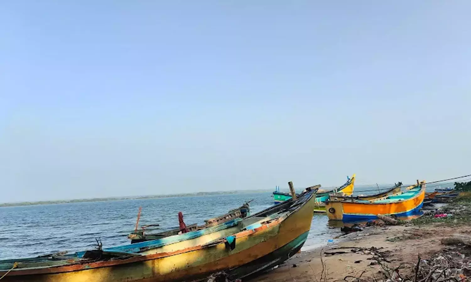 Tamil Nadu: थारुवैकुलम के पास समुद्र में गिरने के बाद मछुआरा लापता Tamil Nadu: थारुवैकुलम के पास समुद्र में गिरने के बाद मछुआरा लापता