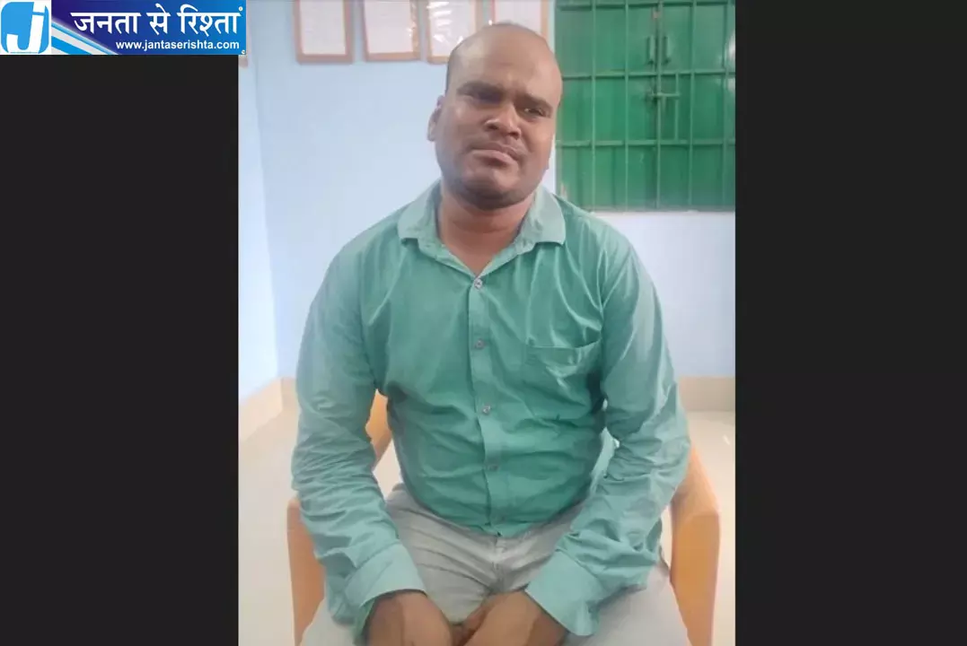 SC सर्टिफिकेट के लिए 8 हजार की रिश्वत लेते RI गिरफ्तार SC सर्टिफिकेट के लिए 8 हजार की रिश्वत लेते RI गिरफ्तार