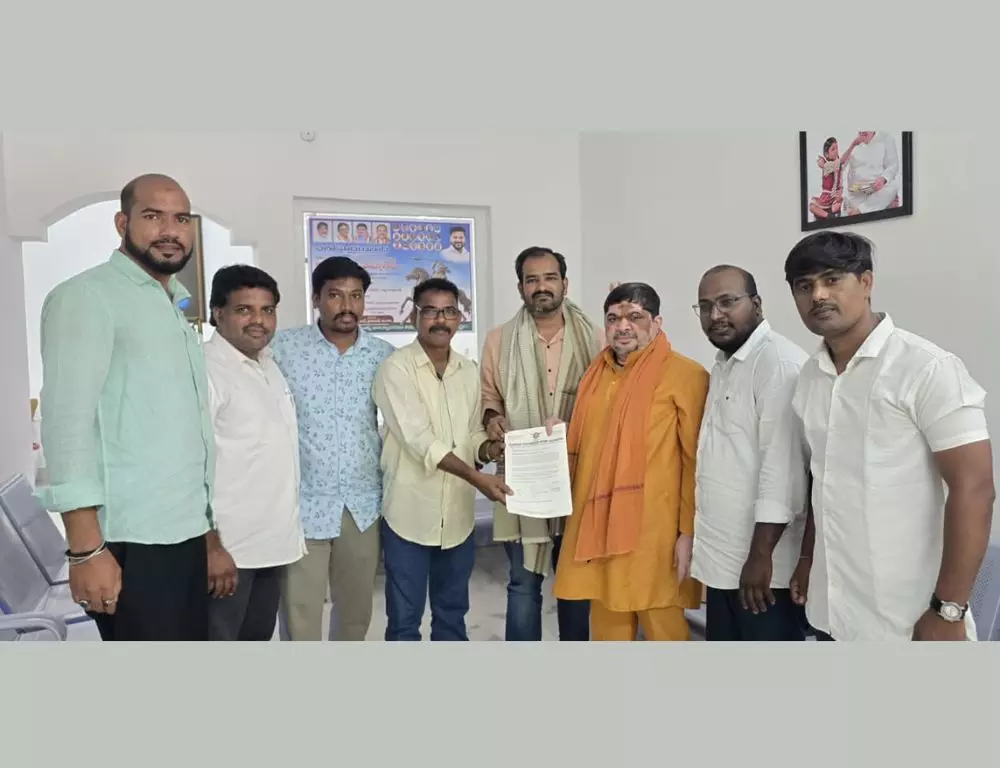 TGPWU और TADF का अल्टीमेटम: सख्त हों नियम, तय हो किराया TGPWU और TADF का अल्टीमेटम: सख्त हों नियम, तय हो किराया