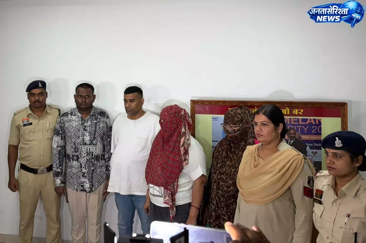पिता ने बेटी को बनाया हवस का शिकार, फर्जी दस्तावेज से अस्पताल में कराया प्रसव पिता ने बेटी को बनाया हवस का शिकार, फर्जी दस्तावेज से अस्पताल में कराया प्रसव