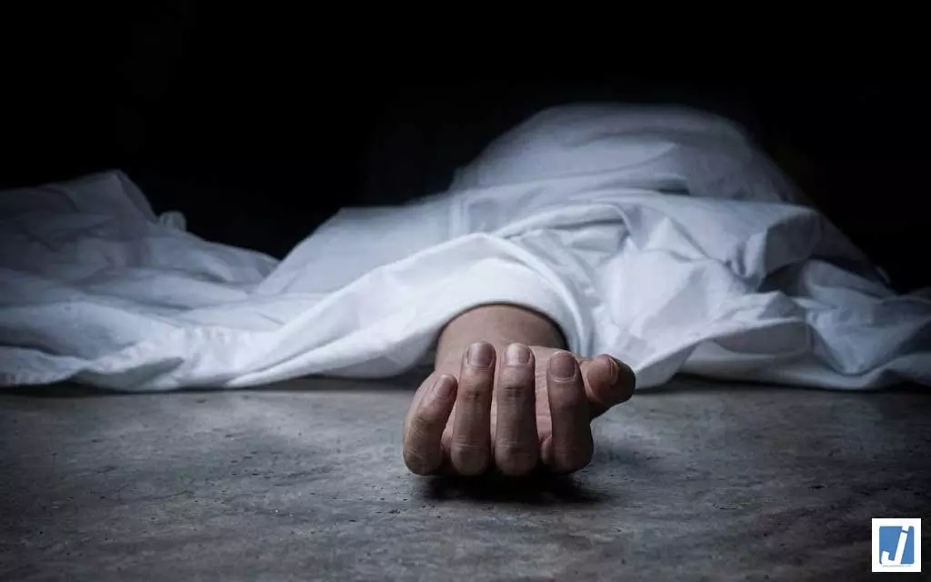 Murder: महंगे गैजेट्स का लालच बना कत्ल की वजह, 13 साल की लड़की ने रची साजिश Murder: महंगे गैजेट्स का लालच बना कत्ल की वजह, 13 साल की लड़की ने रची साजिश