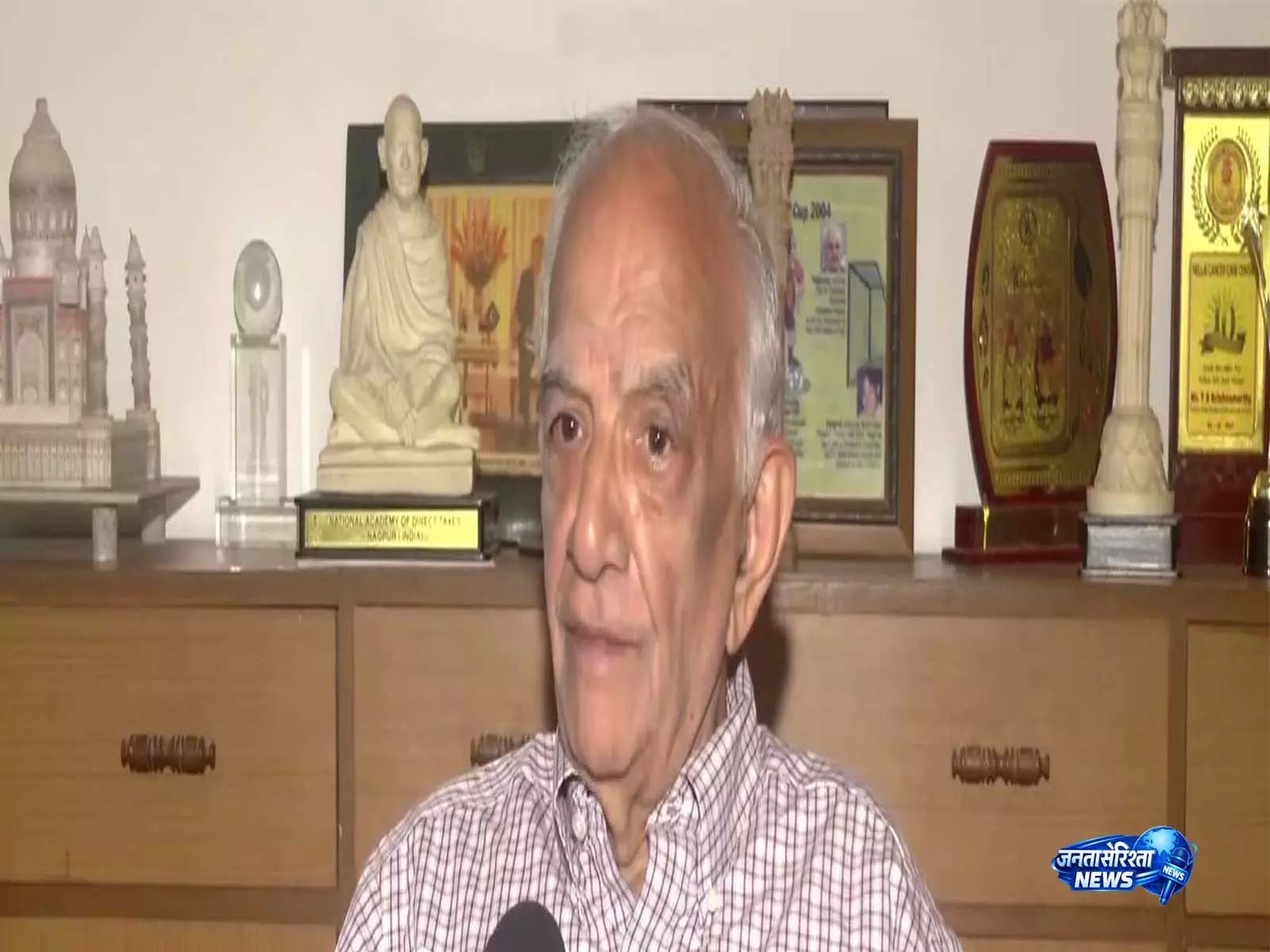 ट्रंप की तारीफ पर पूर्व CEC कृष्णमूर्ति ने जताई खुशी ट्रंप की तारीफ पर पूर्व CEC कृष्णमूर्ति ने जताई खुशी