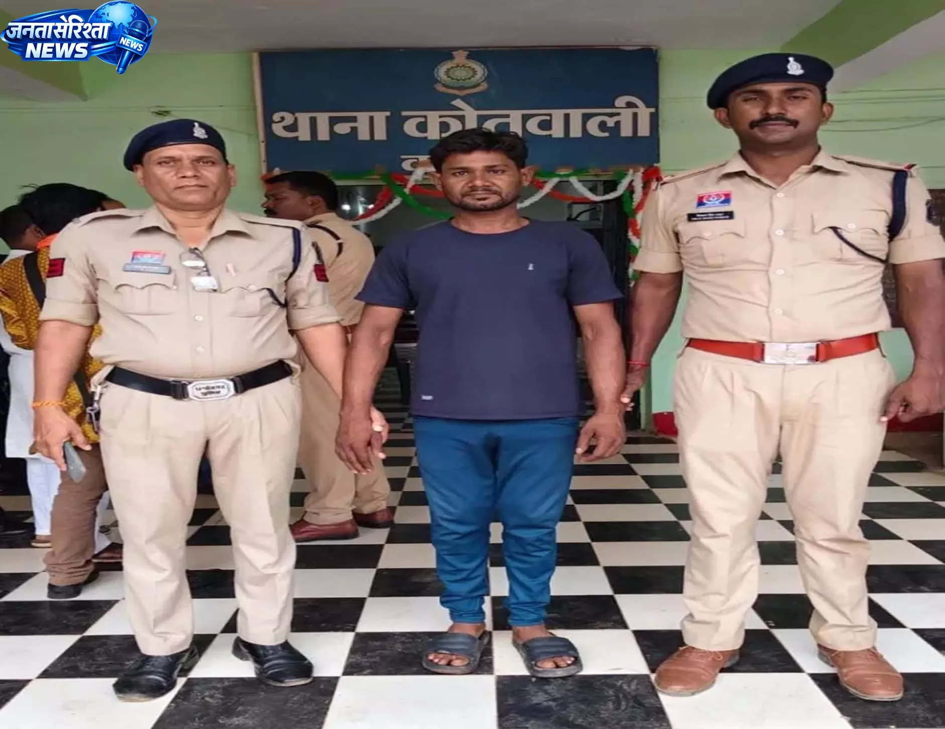 कवर्धा में तलवार लहराकर दहशत फैलाने वाला आरोपी गिरफ्तार कवर्धा में तलवार लहराकर दहशत फैलाने वाला आरोपी गिरफ्तार