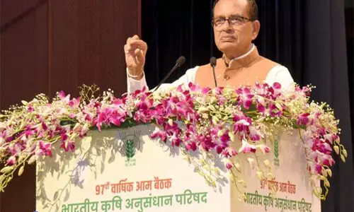 शिवराज सिंह चौहान ने समेकित खेती पर दिया जोर