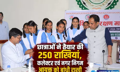 वीर जवानों के लिए छात्राओं ने बुना प्रेम और सम्मान का धागा वीर जवानों के लिए छात्राओं ने बुना प्रेम और सम्मान का धागा