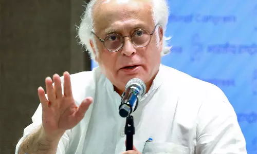 RSS प्रमुख से मुलाकात के दावे पर जयराम रमेश का हमला