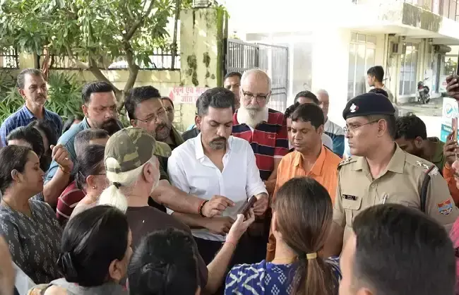 Dehradun: डीएम ने सीमाद्वार जलभराव का लिया संज्ञान, 24 घंटे में पानी निकासी के आदेश