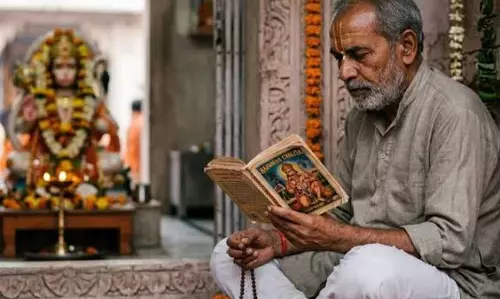 संकट से मुक्ति का मार्ग रामचरितमानस की इन चौपाइयों का है विशेष महत्व