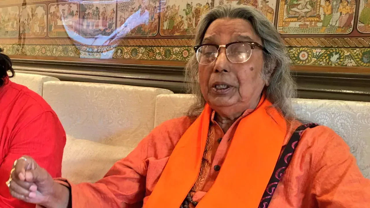 Bengal: पद्मश्री विजेता पूर्ण दास बाउल ने प्रशासन से माँगी अपनी जमीन Bengal: पद्मश्री विजेता पूर्ण दास बाउल ने प्रशासन से माँगी अपनी जमीन