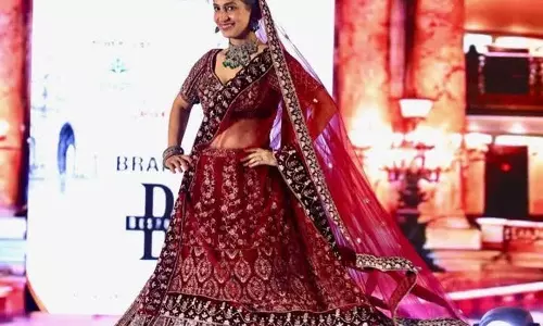 अमृतसर की चारू कपूर बनीं एशियन फैशन टूर की शो-स्टॉपर अमृतसर की चारू कपूर बनीं एशियन फैशन टूर की शो-स्टॉपर