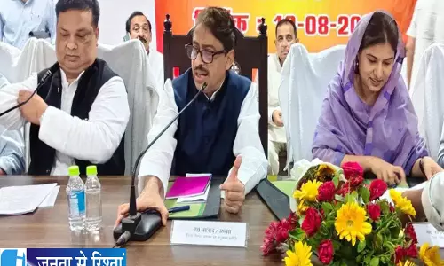 इकरा हसन के सामने गठबंधन नेताओं में घमासान बैठक का वीडियो वायरल