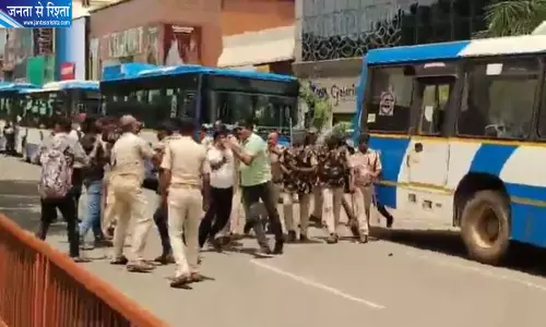 भुवनेश्वर में कैब ड्राइवरों का प्रदर्शन हिंसक, पुलिस ने कई को हिरासत में लिया
