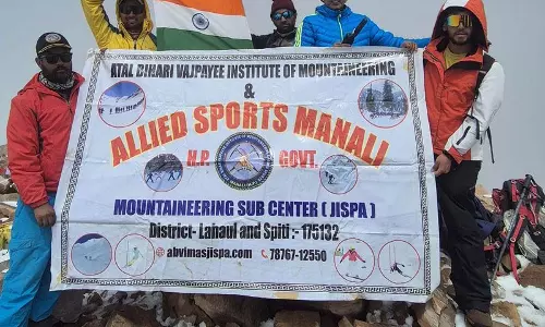 Kullu माउंट युनाम अभियान में टीम की शानदार सफलता