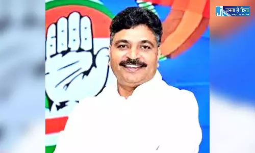 मॉनसून सत्र में सरकार को घेरने की तैयारी, कांग्रेस ने मांगा लंबा सत्र मॉनसून सत्र में सरकार को घेरने की तैयारी, कांग्रेस ने मांगा लंबा सत्र