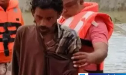 Bhadrak बाढ़ में फंसे शख्स को पांच दिन बाद बचाया गया