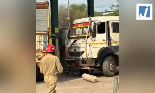 CNG स्टेशन पर धमाका, एक की मौत कई जख्मी CNG स्टेशन पर धमाका, एक की मौत कई जख्मी