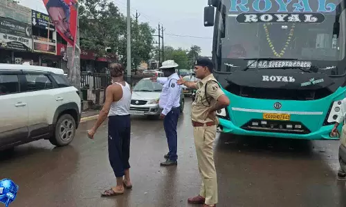 दुर्ग में यातायात पुलिस की पहल, 216 ब्रेकडाउन वाहनों को मिली सहायता दुर्ग में यातायात पुलिस की पहल, 216 ब्रेकडाउन वाहनों को मिली सहायता