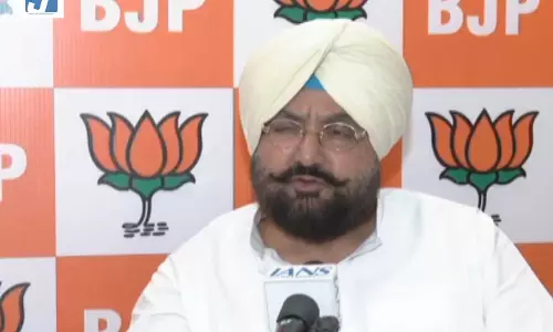 अभिजीत दिपके को लेकर पंजाब BJP का AAP पर हमला
