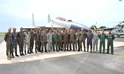 हायर डिफेंस मैनेजमेंट कोर्स के अधिकारियों ने AFS जोधपुर का किया दौरा हायर डिफेंस मैनेजमेंट कोर्स के अधिकारियों ने AFS जोधपुर का किया दौरा