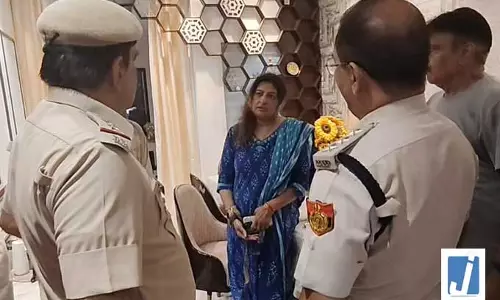 दिनदहाड़े लूट, डिलीवरी बॉय बनकर घर में घुसे 4 बदमाशों ने महिला को बनाया निशाना