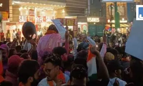 आंदोलन पर विराम के बाद हजारों छात्रों ने निकाली आभार यात्रा, अल्बर्ट एक्का चौक पर जश्न