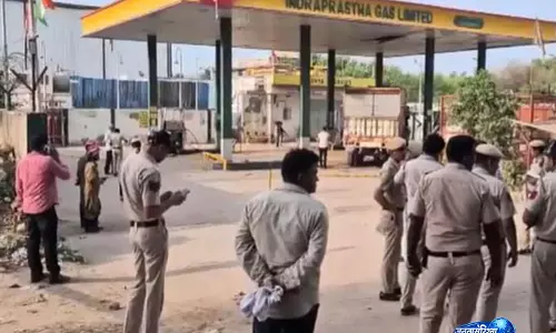 दिल्ली CNG पंप पर धमाका, 3 लोगों की मौत