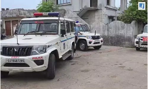 पत्नी की हत्या के बाद ट्रेन के आगे कूदा युवक, मोबाइल वीडियो से खुला खौफनाक राज