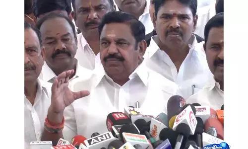 सदन में हंगामे के बाद AIADMK का विरोध प्रदर्शन