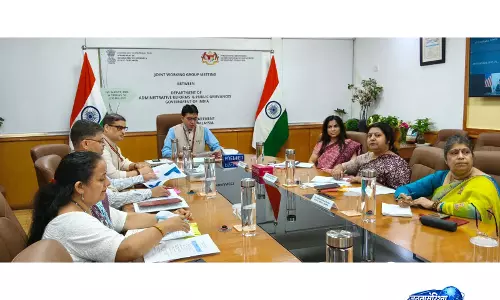 भारत-मलेशिया के बीच प्रशासनिक सुधारों पर बैठक