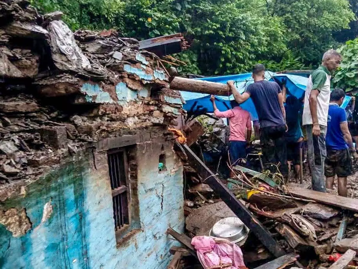 उत्तराखंड में बारिश का कहर, पौड़ी में मलबे में दबकर मां-बेटे समेत तीन की मौत उत्तराखंड में बारिश का कहर, पौड़ी में मलबे में दबकर मां-बेटे समेत तीन की मौत