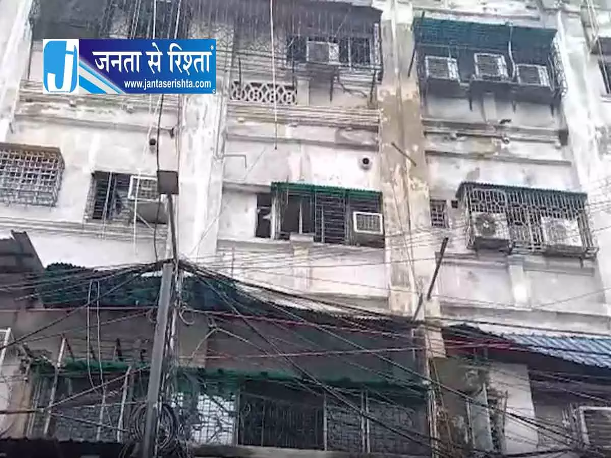 कोलकाता होटल में भीषण आग, 9 लोगों की दर्दनाक मौत कोलकाता होटल में भीषण आग, 9 लोगों की दर्दनाक मौत