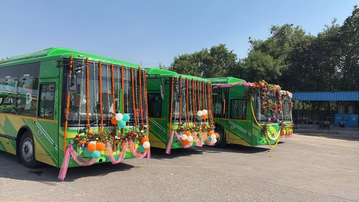 दिल्ली से करनाल सफर होगा आसान, DTC ने शुरू की नई ई-बस सेवा दिल्ली से करनाल सफर होगा आसान, DTC ने शुरू की नई ई-बस सेवा