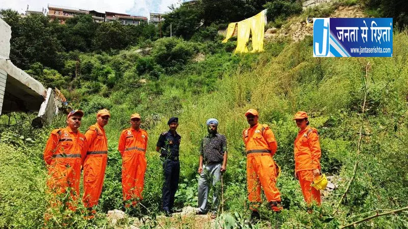 Kullu में खतरनाक पत्थरों से बढ़ा खतरा Kullu में खतरनाक पत्थरों से बढ़ा खतरा