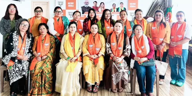 महिला मोर्चा ने संभाला मोर्चा बैठक में कार्यों की समीक्षा और रणनीति तैयार महिला मोर्चा ने संभाला मोर्चा बैठक में कार्यों की समीक्षा और रणनीति तैयार