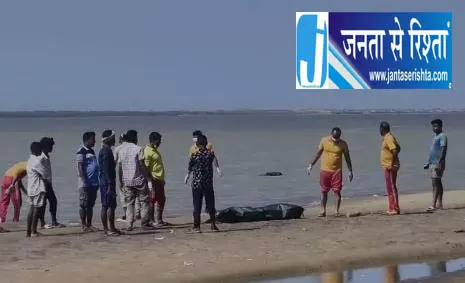 Ganjam में मिलिट्री यूनिफॉर्म में महिला का शव मिला Ganjam में मिलिट्री यूनिफॉर्म में महिला का शव मिला