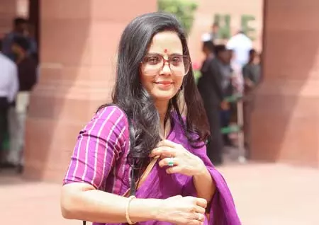 नदिया में टीएमसी सांसद महुआ मोइत्रा के खिलाफ कोर्ट से गिरफ्तारी वारंट जारी नदिया में टीएमसी सांसद महुआ मोइत्रा के खिलाफ कोर्ट से गिरफ्तारी वारंट जारी