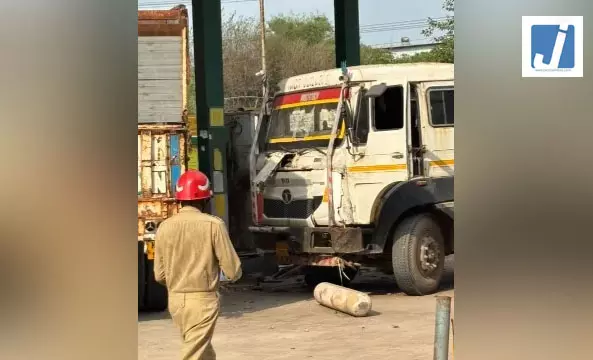 CNG स्टेशन पर धमाका, एक की मौत कई जख्मी CNG स्टेशन पर धमाका, एक की मौत कई जख्मी