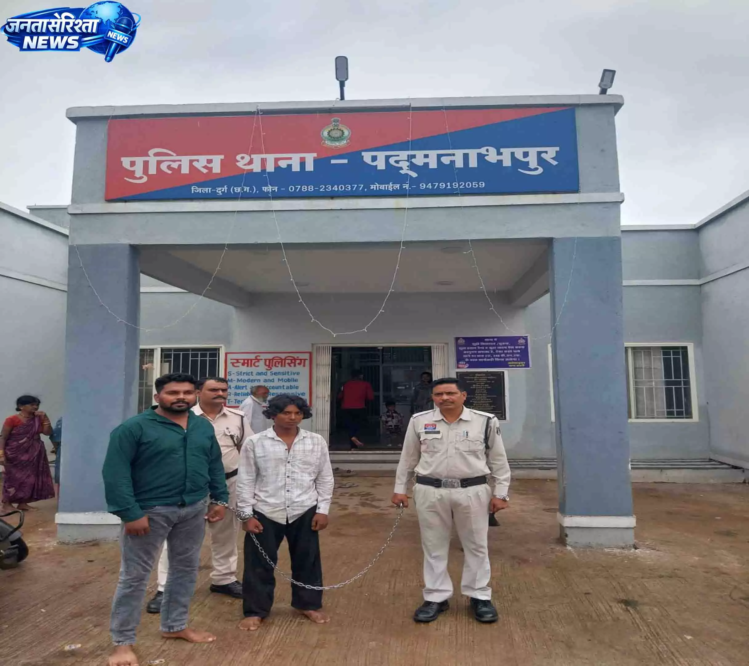 दुर्ग बस स्टैंड में मारपीट और लूटकांड, 24 घंटे में चार आरोपी गिरफ्तार दुर्ग बस स्टैंड में मारपीट और लूटकांड, 24 घंटे में चार आरोपी गिरफ्तार