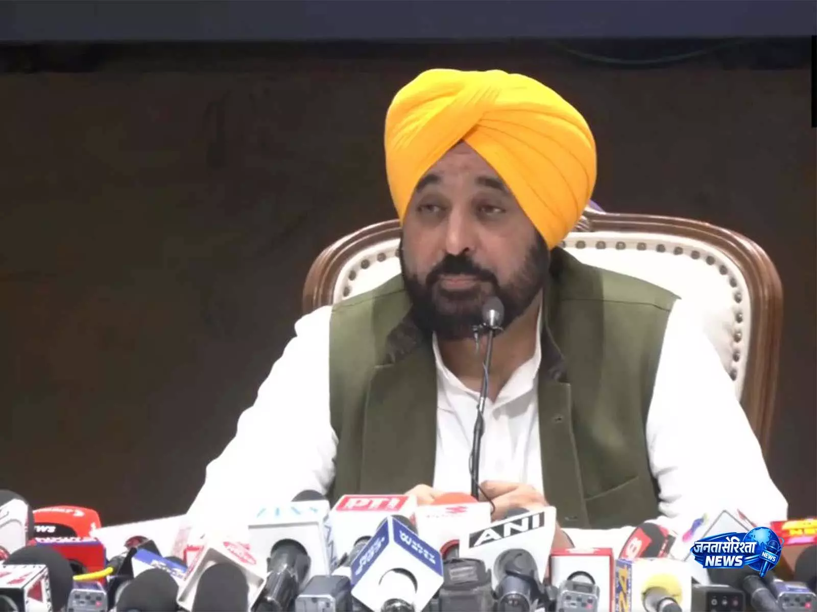 सत्येंद्र जैन गिरफ्तारी पर CM भगवंत मान का BJP पर हमला सत्येंद्र जैन गिरफ्तारी पर CM भगवंत मान का BJP पर हमला