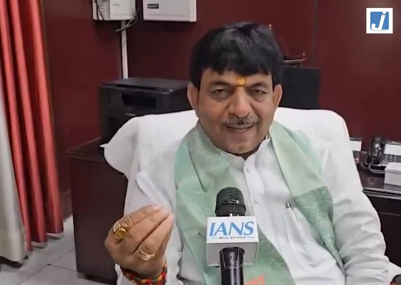 NDA सीट बंटवारे पर कपिल देव अग्रवाल का बयान, अखिलेश यादव पर साधा निशाना NDA सीट बंटवारे पर कपिल देव अग्रवाल का बयान, अखिलेश यादव पर साधा निशाना