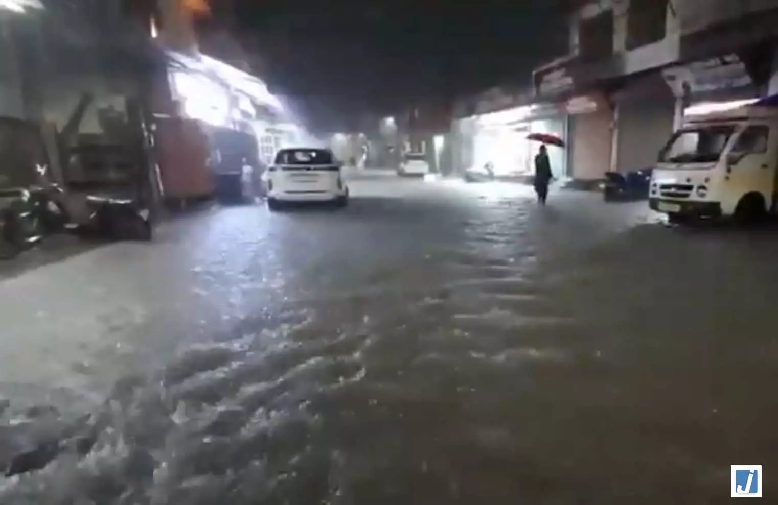 हरिद्वार में भारी बारिश से जलभराव, कई इलाकों में जनजीवन प्रभावित हरिद्वार में भारी बारिश से जलभराव, कई इलाकों में जनजीवन प्रभावित