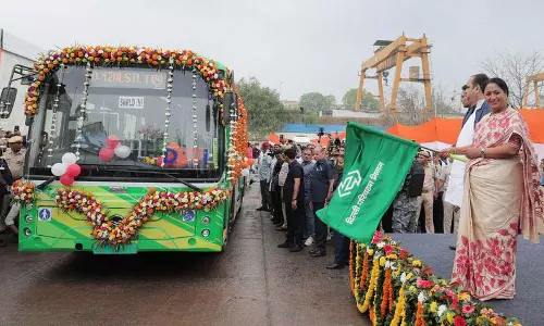 दिल्ली-कर्नाल के बीच दौड़ेंगी 5 इलेक्ट्रिक बसें दिल्ली-कर्नाल के बीच दौड़ेंगी 5 इलेक्ट्रिक बसें
