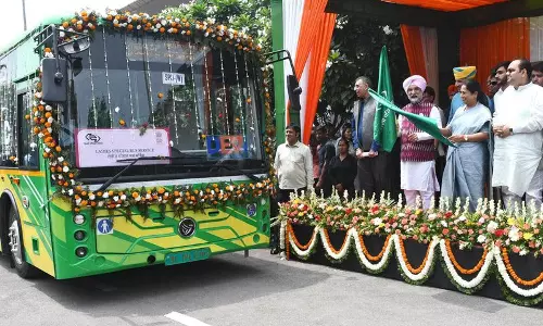 दिल्ली में 200 इलेक्ट्रिक बसों को मिली हरी झंडी दिल्ली में 200 इलेक्ट्रिक बसों को मिली हरी झंडी