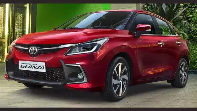 Toyota Glanza CNG खरीदने का प्लान 2 लाख डाउन पेमेंट के बाद इतनी होगी EMI